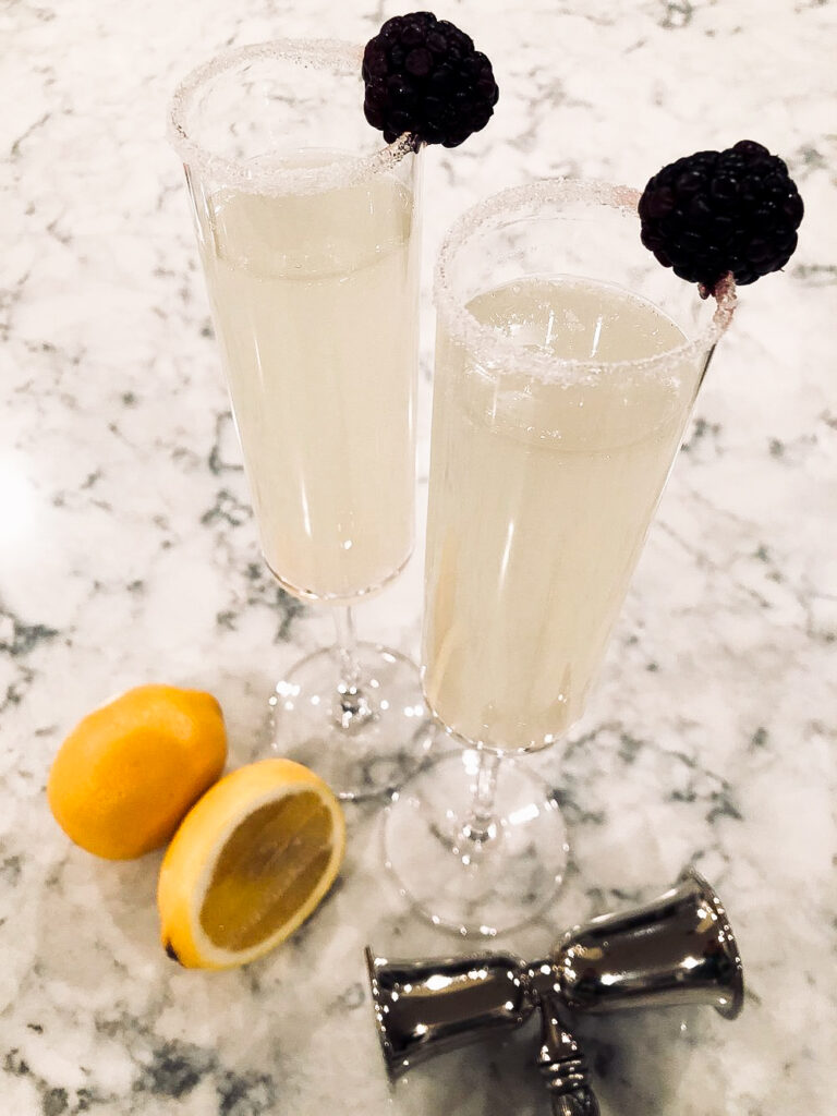 two tall glasses of Ginger-Lemon-Cocktail