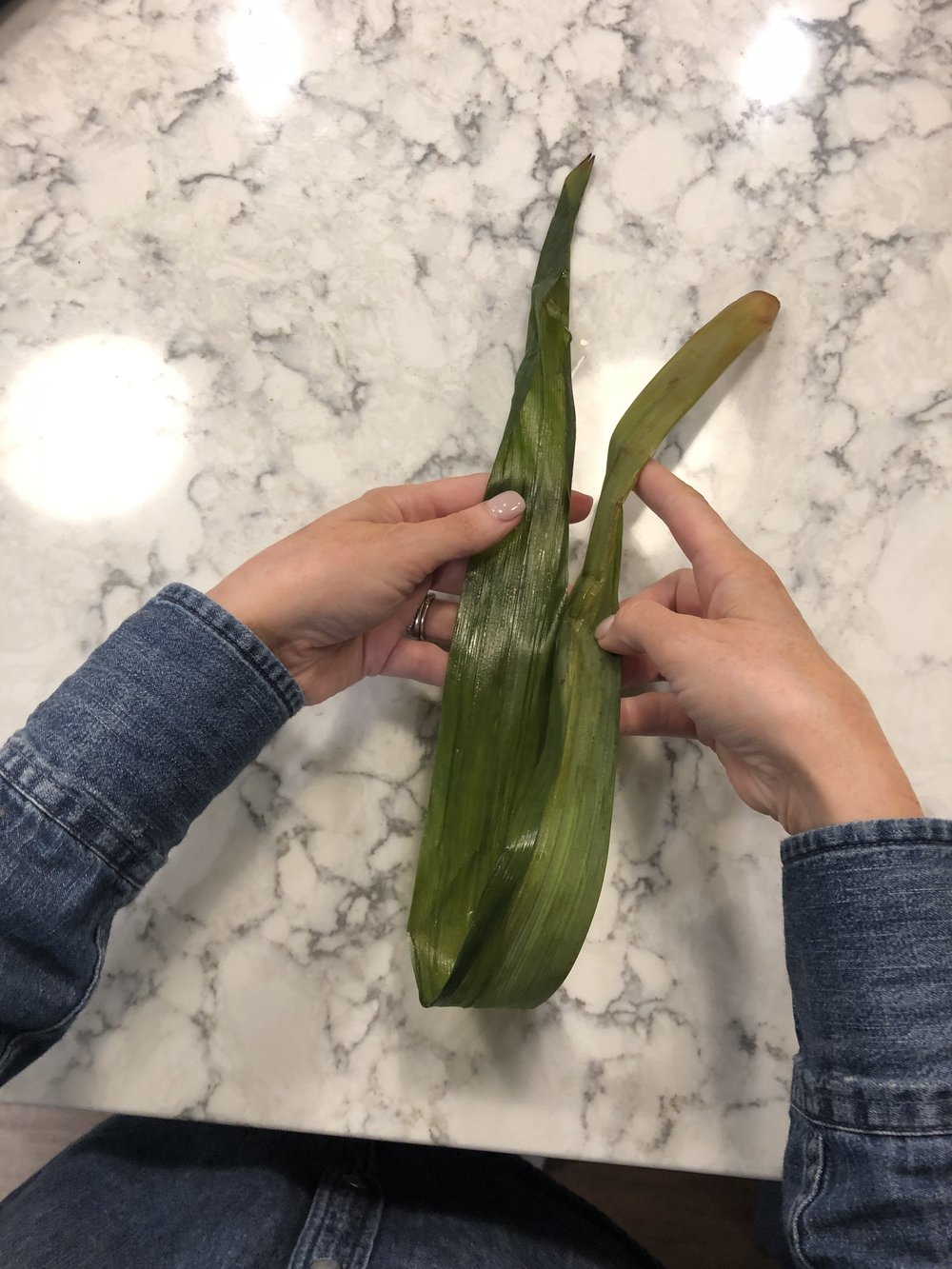 How to wrap Thai Pandan leaf chicken