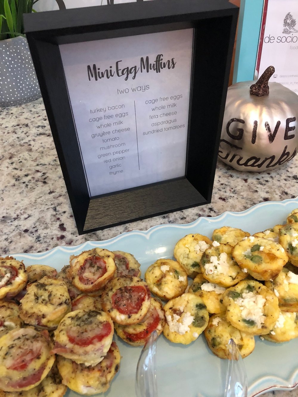 Mini egg muffins gruyère, tomato, vegetables