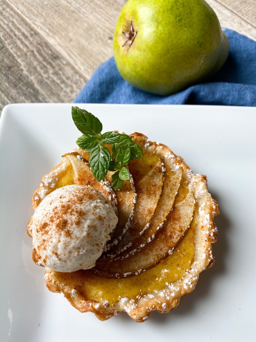 PEAR TART WITH VANILLA PUDDING.JPG