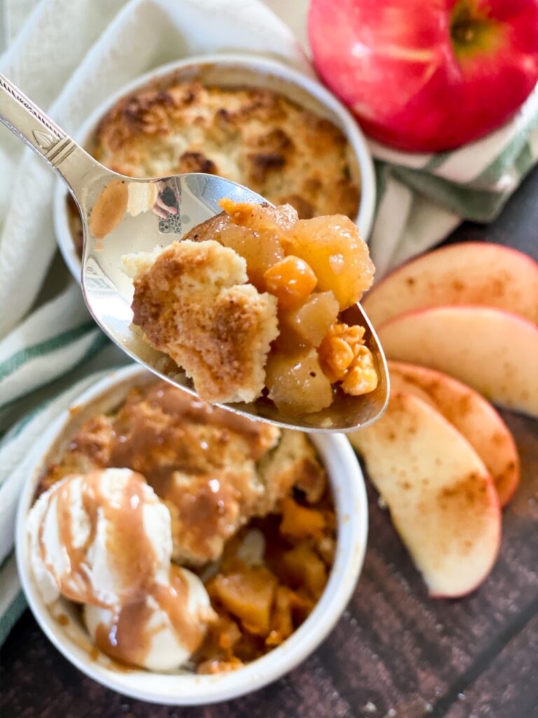 APPLE CHEDDAR COBBLER