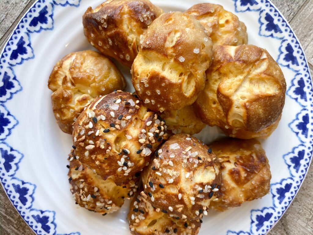 EASY PRETZEL BITES