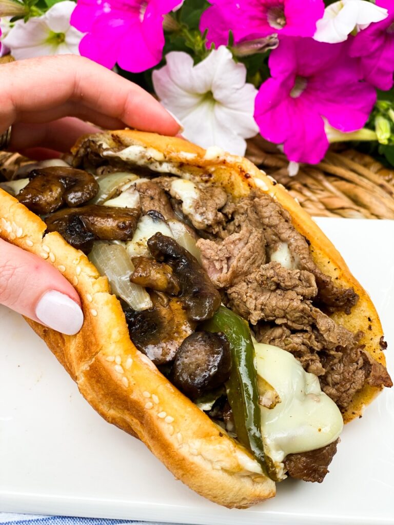 THE BEST PHILLY CHEESESTEAK! (EASY)