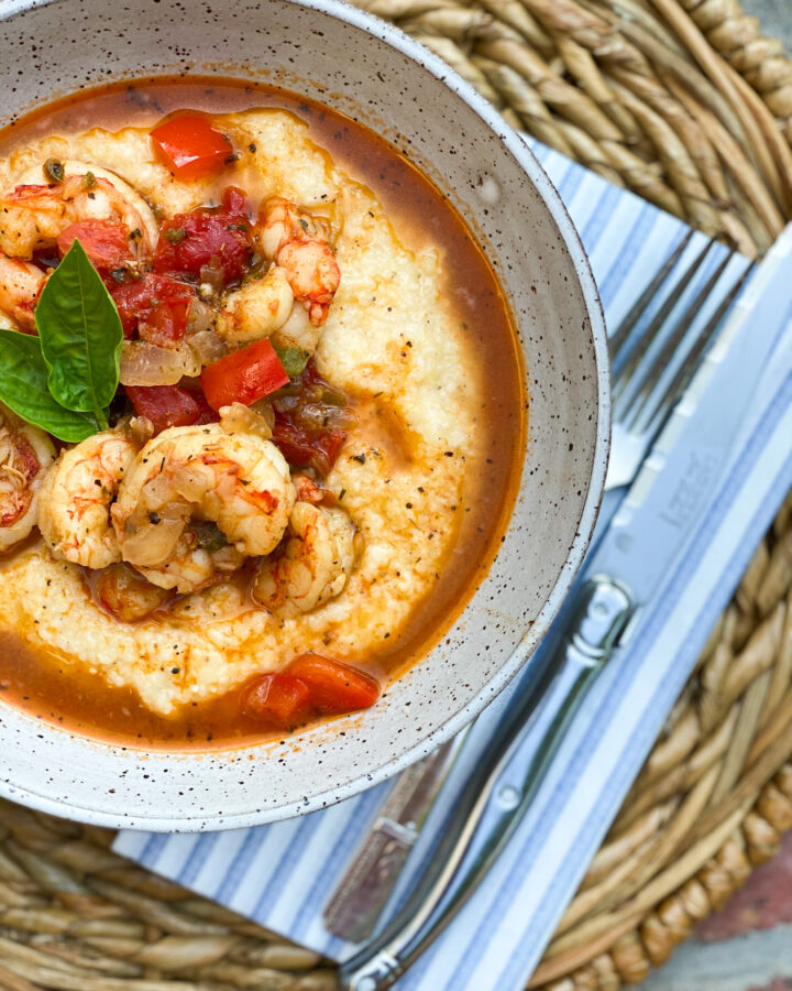Sauteed shrimp with tomatoes, onions and